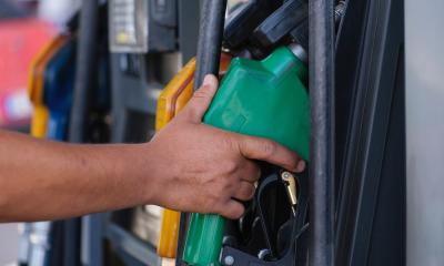 Dvostruki udar na cene goriva: Vozači ispaštaju?