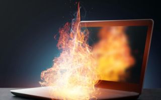 Vatrogasci upozoravaju! Izbegavajte punjenje laptopa na mekim površinama!