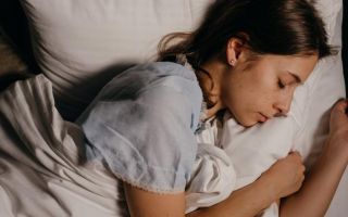 Da li je spavanje na levoj strani opasno za srce? Evo šta kaže kardiolog