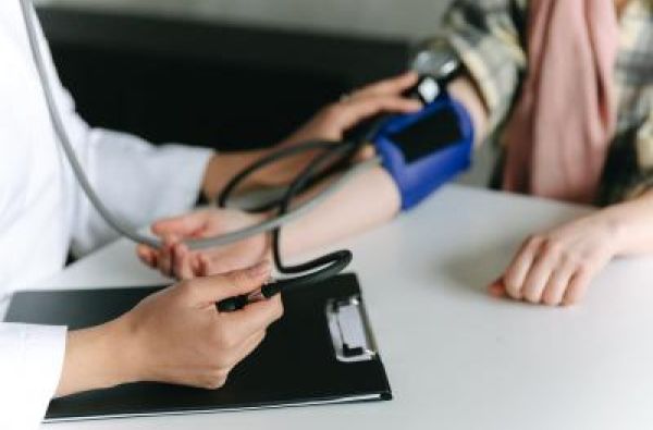 Hipertenzija: Tiha opasnost koja se može kontrolisati, prepoznajte je na vreme