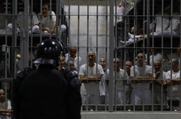 Zavirite u mega zatvor u Južnoj Americi: U ratu sa bandama robijaše čuvaju kao životinje
