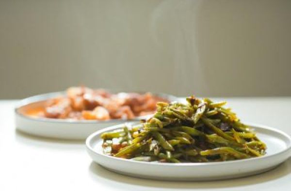 Popis hrane i namirnica koje nadimaju: Nutricionistkinja Babić otkriva šta da radimo i kako da jedemo