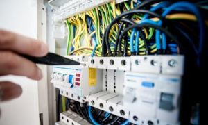 Zašto je važno zameniti stare osigurače automatskim osiguračima?