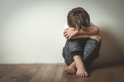 Čeka ga robija: Evo kolika kazna preti nasilniku koji je pretukao petogodišnje dete i ruke i stopala mu stavljao na vreo šporet