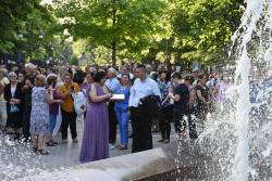 Defile maturanata okupio veliki broj građana