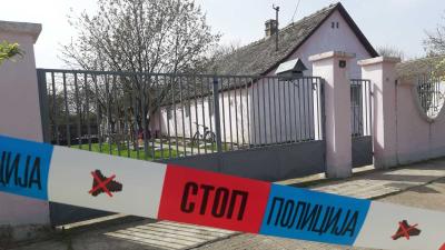SEO PORED MRTVE ŽENE, OBJAVIO SLIKU NA FEJSBUKU, PA UČINIO NEŠTO JOŠ JEZIVIJE! Godinu dana od užasa u Somboru, Ivanin otac ušao u kuću strave!