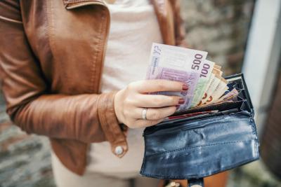 ZA OVAJ ZANAT PLATA IDE I DO 7.000 EVRA! Muški je posao, ali ga rade i dame: Smer i u srednjim školama, ali ga ima i na fakultetima