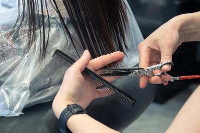 Da li češće šišanje kose zaista ubrzava njen rast - šta kažu stručnjaci?