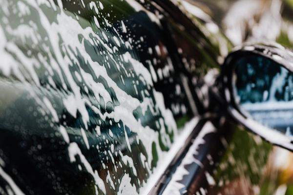 Više štete nego koristi: Izbegnite ove tipične greške kod jesenjeg pranja automobila