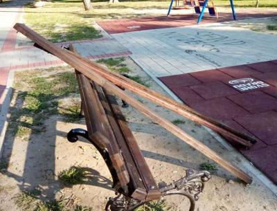 Vandalizam na igralištu u Parku heroja