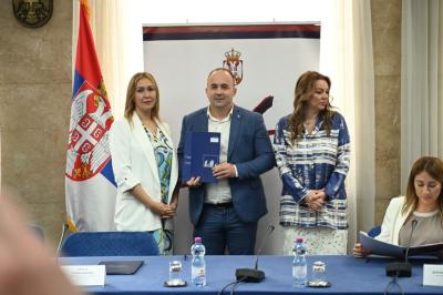 Potpisani ugovori namenјeni rešavanјu stambenih potreba izbeglica i raseljenih lica