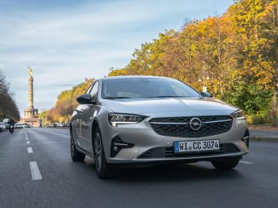 Vozač Opel Insignije prešao 2.095 km sa jednim rezervoarom, pa otkrio kako mu je to uspelo