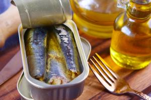 Žena je 70 dana jela samo konzervirane sardine: Šta se dogodilo njenom telu