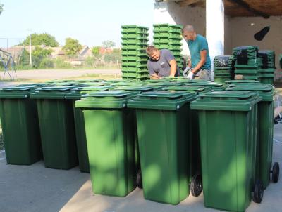 Akcija podele besplatnih kanti za otpatke u više naseljenih mesta