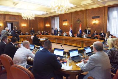Vlada Srbije odobrila povezivanje radnog staža radnicima privatizovanih firmi