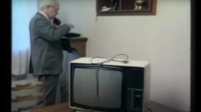 TV pretplata u Jugoslaviji je morala da se plaća, i terali su vas na to sa ovom napravom: Stara reklama otkriva koliko su ljudi bili naivniji