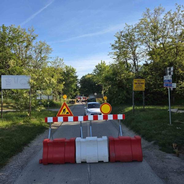 Zatvoren most iz Bezdana prema Bačkom Monoštoru