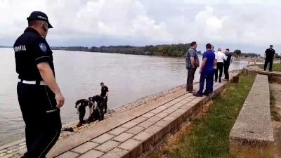 DEVETI DAN POTRAGE ZA DEČACIMA NA DUNAVU Porodice nestalih mališana u agoniji, porodice ne gube nadu da su živi: "Nećemo stati dok ih ne nađemo, više bismo voleli da verujemo da su oteti"