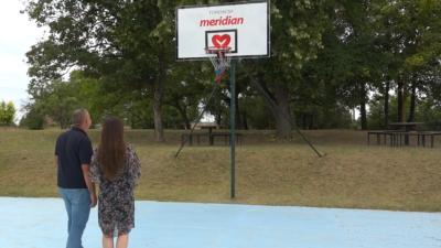 Meridian fondacija postavila table i koševe u Somboru