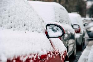 Trik da odledite zaleđenu šoferšajbnu, a da ne izađete iz automobila