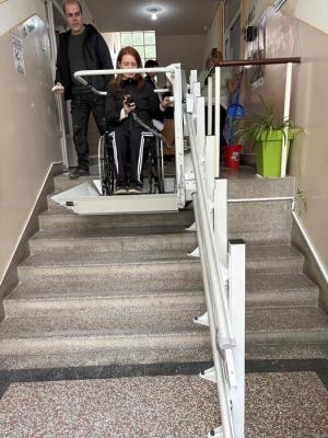 U Centru za socijalni rad u Somboru postavljena električna platforma koja olakšava pristup osobama sa invaliditetom