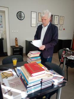 Poklon Dejana Tomića Gradskoj biblioteci „Karlo Bijelicki“