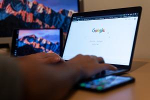 "Ja sam urednik podatka u Google-u. Ovo pitanje ljudi najčešće postavljaju kada misle da ih niko ne gleda"