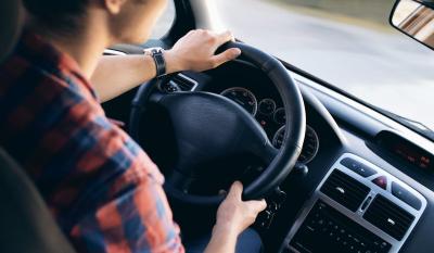 Najčešći razlozi zašto se oseća miris benzina u automobilu?