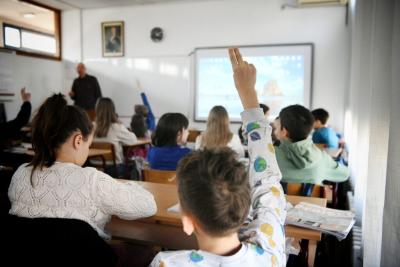 Nastavnicima vezane ruke, s časa ne mogu ni da izbace bahatog đaka: Muka koju niko ne uspeva da reši, a pojedina deca su sve gora