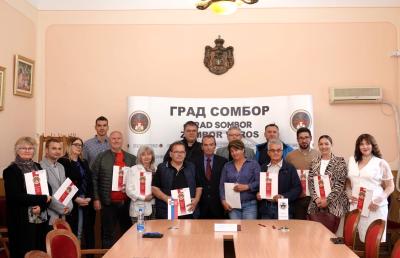 Uručeni ugovori o sufinansiranju projekata udruženja građana koja neguju identitet nacionalnih manjina - nacionalnih zajednica