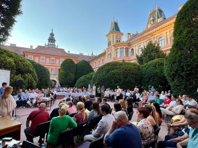 Upriličen svečani prijem za somborske đake generacije školske 2023/24. godine