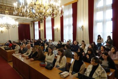 Grad Sombor dodelio roditeljima sredstva za prvorođeno dete i nezaposlene porodilje