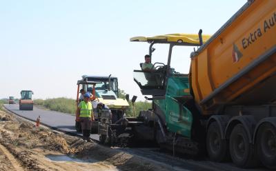 U toku završni radovi na asfaltiranјu puta Stapar - Sivac