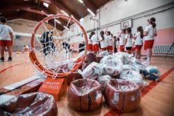 Ministar omladine i sporta posetio Sombor – uručena sportska oprema OŠ “Nikola Vukićević”
